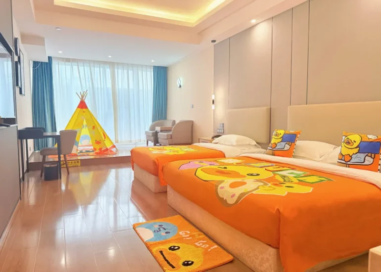 B.Duck Theme Family Room “Duck Fun Together”