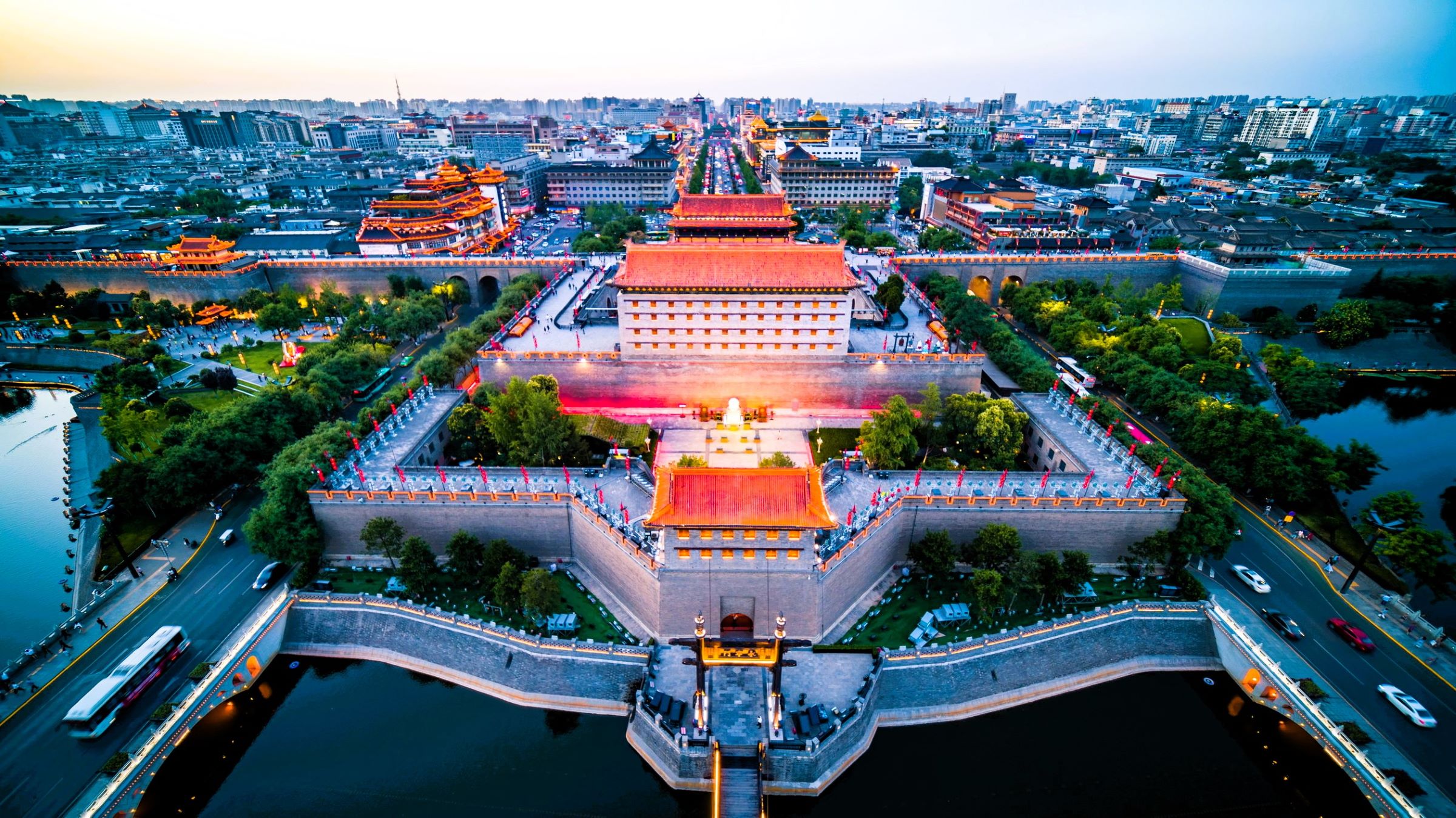 Your Complete Guide to Exploring Xi’an’s Ancient City Wall from OrangeHao Hotel: Bike Rides, Sunset Views & Nighttime Magic